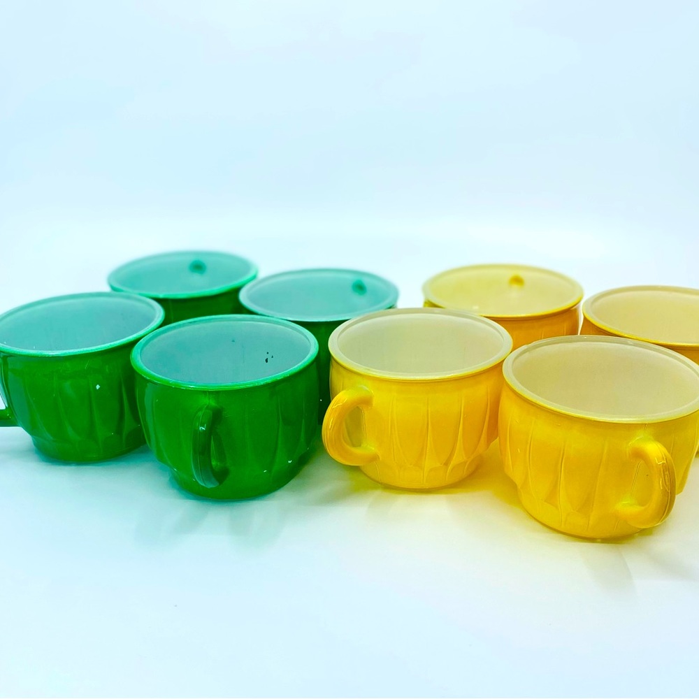 Set of 8 Vintage Jeannette “Slick & Sassy” Green & Yellow Punch Bowl Cups (6 oz)